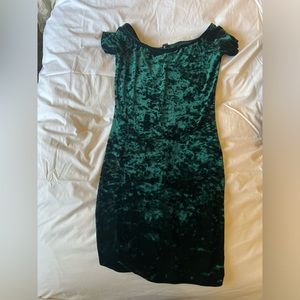 Design Lab Green Velvet Off Shoulder Mini Dress Size Small